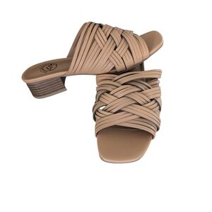 WHITE MOUNTAIN Women's Alluvia Low Block Heel Woven Sandal Sz.9